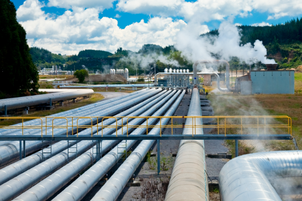 Cold-climate Arctic oil and gas transmission